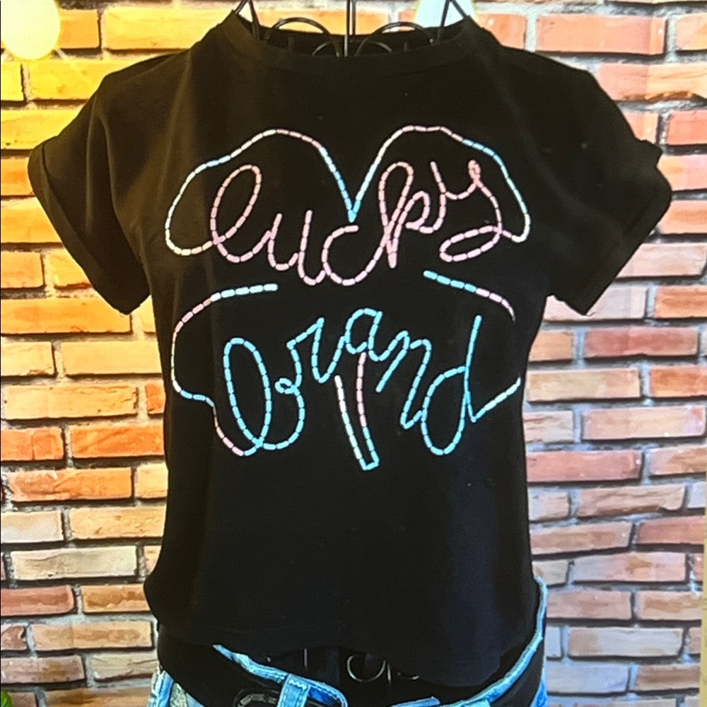 👚 Lucky Brand Graphic Tee — Black — Clover Script Logo — Sz Medium / G